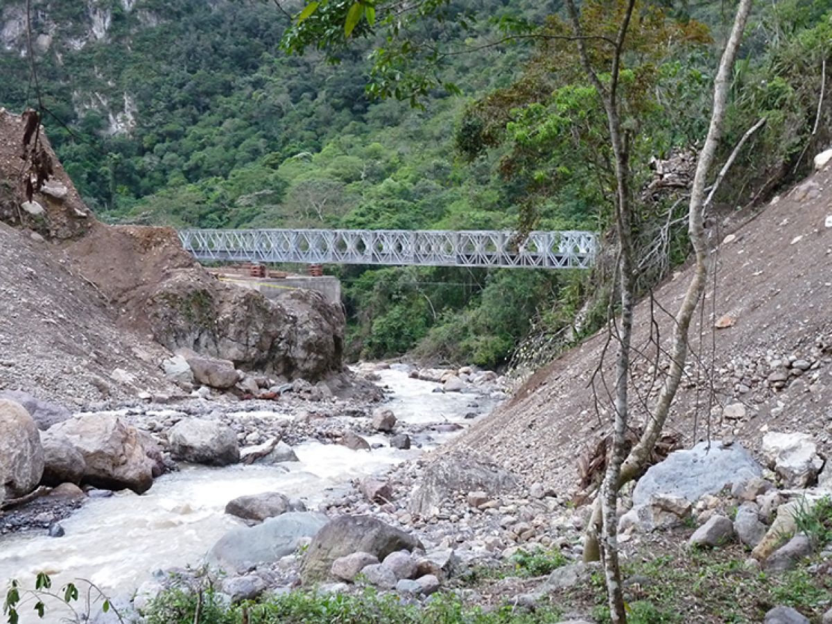 Lluto Bridge, Peru