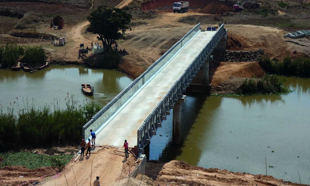 Farahantsana Bridge, Mahitsy, Madasgascar
